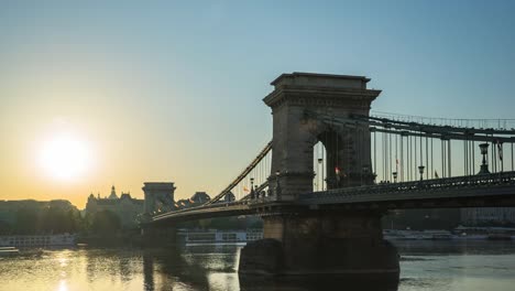 Time-Lapse-video-of-Chain-Bridge-in-Budapest,-Hungary-timelapse