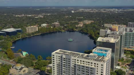 Video-aéreo-del-lago-Eola-Orlando