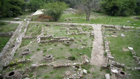 Excavaciones-del-sitio-arqueológico-antiguo.