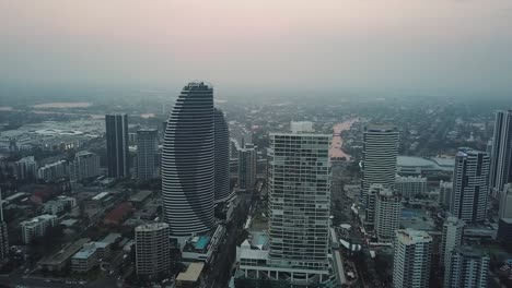 Video-aéreo-de-Broadbeach-en-la-costa-de-oro-al-atardecer