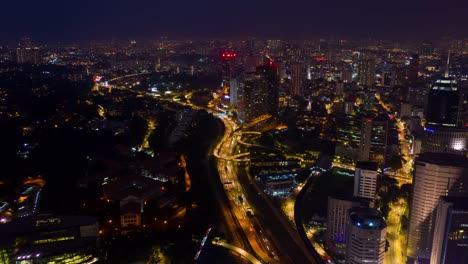 Nacht-Kuala-Lumpur-Verkehrswege-aerial-Panorama-Zeitraffer-4k-Malaysia