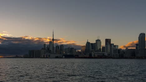 Sunset-Modern-City-Skyline-Beautiful-Toronto