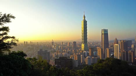 Ein-wunderschönes-Gebäude-Architektur-Stadtleben-in-Taipei-taiwan