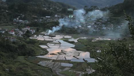 Reisterrassen-von-oben-auf-den-Philippinen