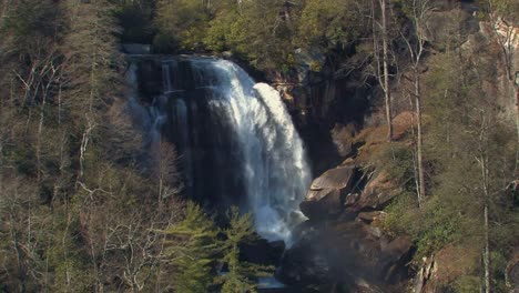 Cascadas-De-Aguas-Bravas-1012-01