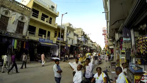 New-Delhi-Pahar-Ganj-main-street-Zeitraffer