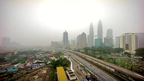 4-k-Filmmaterial-Zeitraffer.-Kuala-Lumpur-bei-schweren-haze.