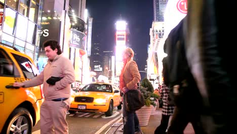 Times-Square-in-New-York-City-Menschen-zu