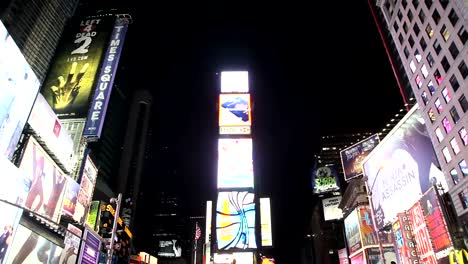 Times-Square-en-Nueva-York-City-Pan-Up