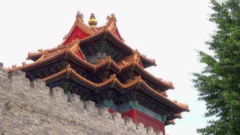 Eckkontrollturm-im-Imperial-Palace-in-Peking,-China