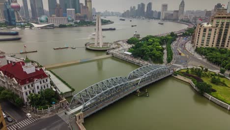 China-shanghai-Regentag-Fluss-Bucht-Verkehr-Fluss-Brücke-aerial-Panorama-4k-Zeitraffer