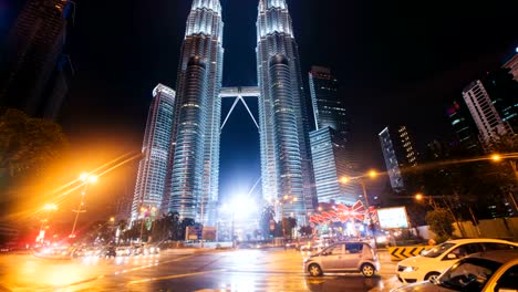 Zeitraffer-der-Wolkenkratzer-Petronas-towers-in-Kuala-Lumpur