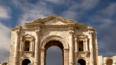 Arch-of-Hadrian-in-Gerasa-(Jerash)---was-built-to-honor-the-visit-of-emperor-Hadrian-to-Jerash-in-129/130-AD,-Jordan