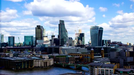 Business-Buildings-and-Thames-River,-Panoramic-View,-London,-Uk,-Time-Lapse