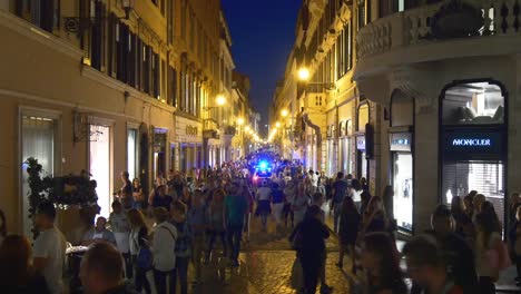 Italien-Nacht-Zeit-berühmte-Rom-Spanische-Treppe-überfüllten-Straße-Panorama-4k