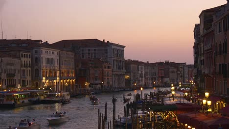 Italien-Twilight-berühmten-Venedig-Stadt-Rialto-Brücke-Canal-grande-Bucht-Panorama-4k