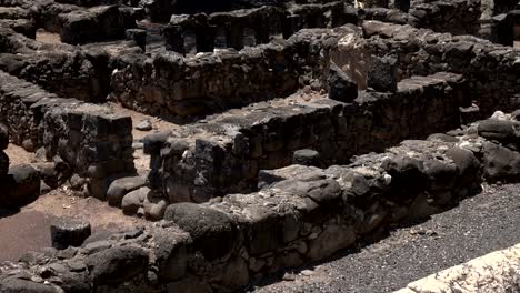 Ruinas-de-los-cimientos-de-la-vieja-ciudad-en-Israel