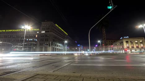 Nacht-Zeitraffer-der-belebten-Straße-in-Warschau