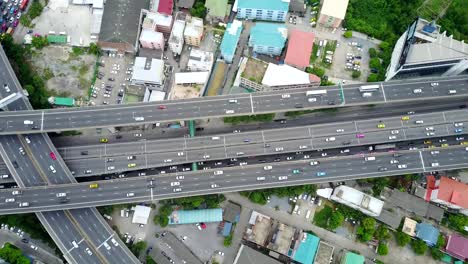 über-die-Straße-Szene,-Städtisches-Motiv,-Bangkok,-Thailand