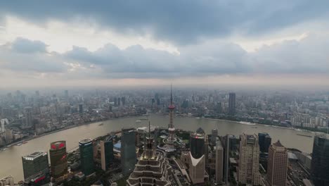 Horizonte-de-la-ciudad-al-atardecer,-Shanghai,-China