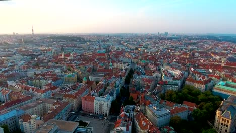 Aerial-Birdseye-flying-low-around-Old-Town-Square,-Prague,-Czech-Republic