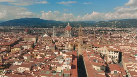 Aerial-view-of-Florence-city-and-Cathedral-of-Santa-Maria-del-Fiore-4K-Drone-Video