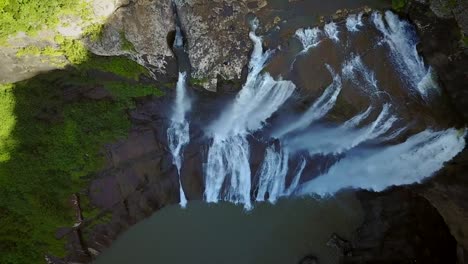 Luftaufnahme-des-Rochester-Falls-in-Mauritius.