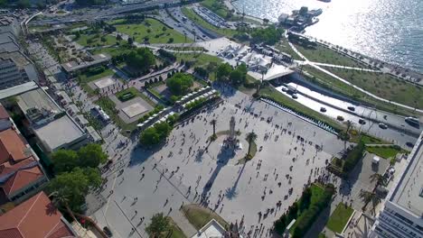 Torre-de-reloj-de-Izmir-vista-airvideo-abejón,-izmir-korfezi