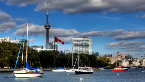 Timelapse-view-of-Toronto-with-water-in-the-foreground