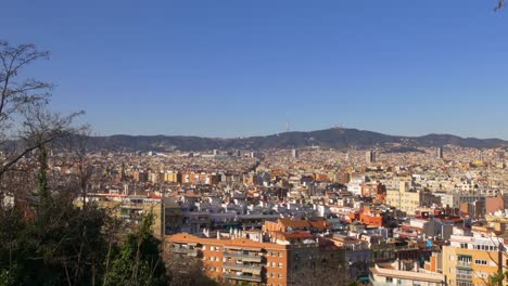 Día-soleado-de-montjuïc-panorama-de-la-ciudad-de-barcelona-España,-4-K