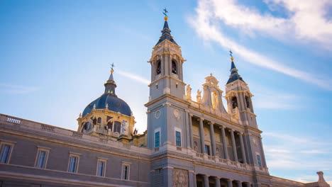 Sonne-Licht-wichtigsten-Madrid-almudena-Kathedrale-4-k-Zeitraffer-Spanien