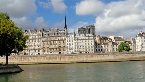 The-buildings-seen-while-cruising-the-river