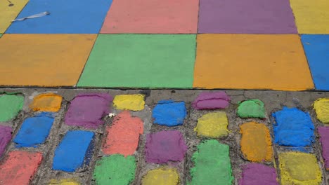 Colorful-street-in-La-Boca-neighbourhood-in-Buenos-Aires,-Argentina