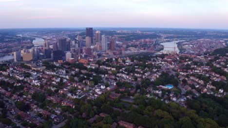 Aerial-view-of-Pittsburgh-at-dusk