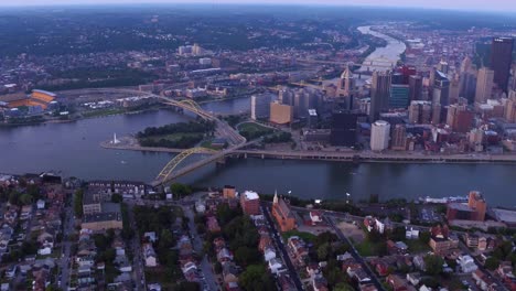 Aerial-view-of-Pittsburgh-at-dusk