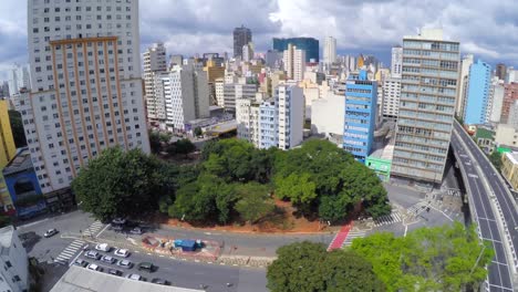 Flying-Over-Minhocao-Viaduct,-São-Paulo,-Brazil