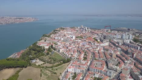 ciudad-de-Lisboa-Portugal-verano-día-Cristo-Rey-panorama-Plaza-aérea-monumento-4k