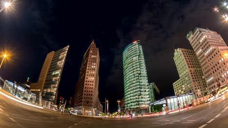 Berlin-Stadt-Skyline-Nacht-Zeitraffer-am-Potsdamer-Platz,-Berlin,-Deutschland-4K-Zeitraffer