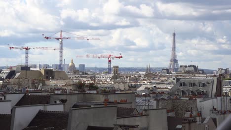 Der-Eiffelturm-Turm-und-Paris-Stadtansicht