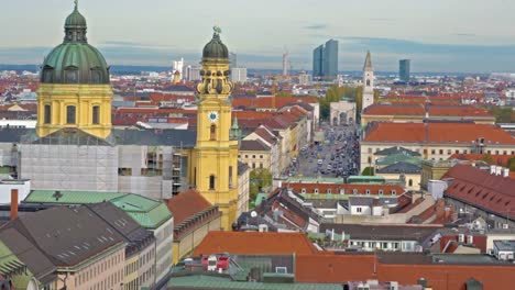 Theatinerkirche-en-la-ciudad-de-Munich,-Baviera