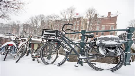 Nevando-en-Amsterdam-Países-Bajos