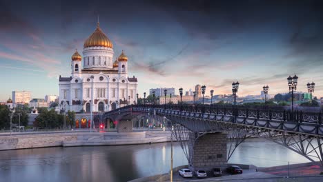 Moskau,-Russland---Sonnenuntergang-Blick-auf-die-Kathedrale-von-Christus-dem-Erlöser,-Zeitraffer-4K