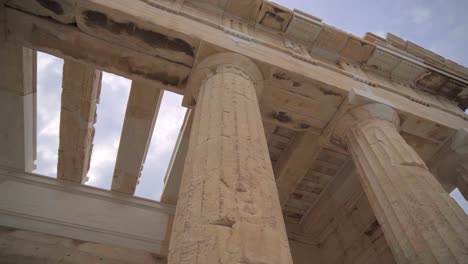 Alten-Propyläen-in-der-Athener-Akropolis.