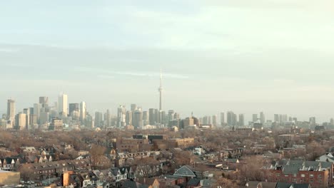 4K-Aerial-Establishing-Shot-of-Toronto,-Ontario.