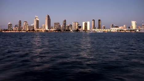 Horizonte-de-la-ciudad-de-San-Diego,-lapso-de-tiempo-del-atardecer