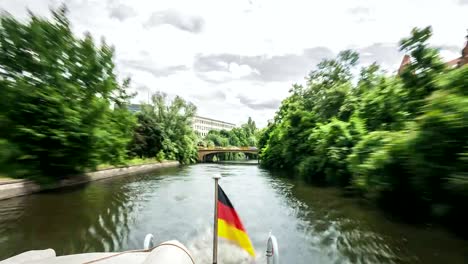 Time-lapse-sequence-on-a-boat-in-Berlin