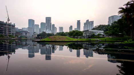 Zeitraffer-von-Hazy-Sonnenaufgang-in-Kuala-Lumpur-City-Centre