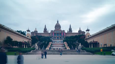 Luz-de-día-de-Barcelona-Palacio-Nacional-panorama-4-K-lapso-de-tiempo-de-España