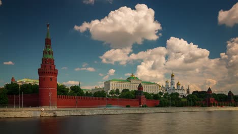 russia-moscow-sunny-day-river-bay-kremlin-wall-panorama-4k-time-lapse