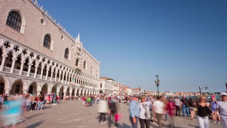 Italia-verano-día-Venecia-ciudad-famoso-palazzo-ducale-concurrida-Bahía-panorama-4k-lapso-de-tiempo